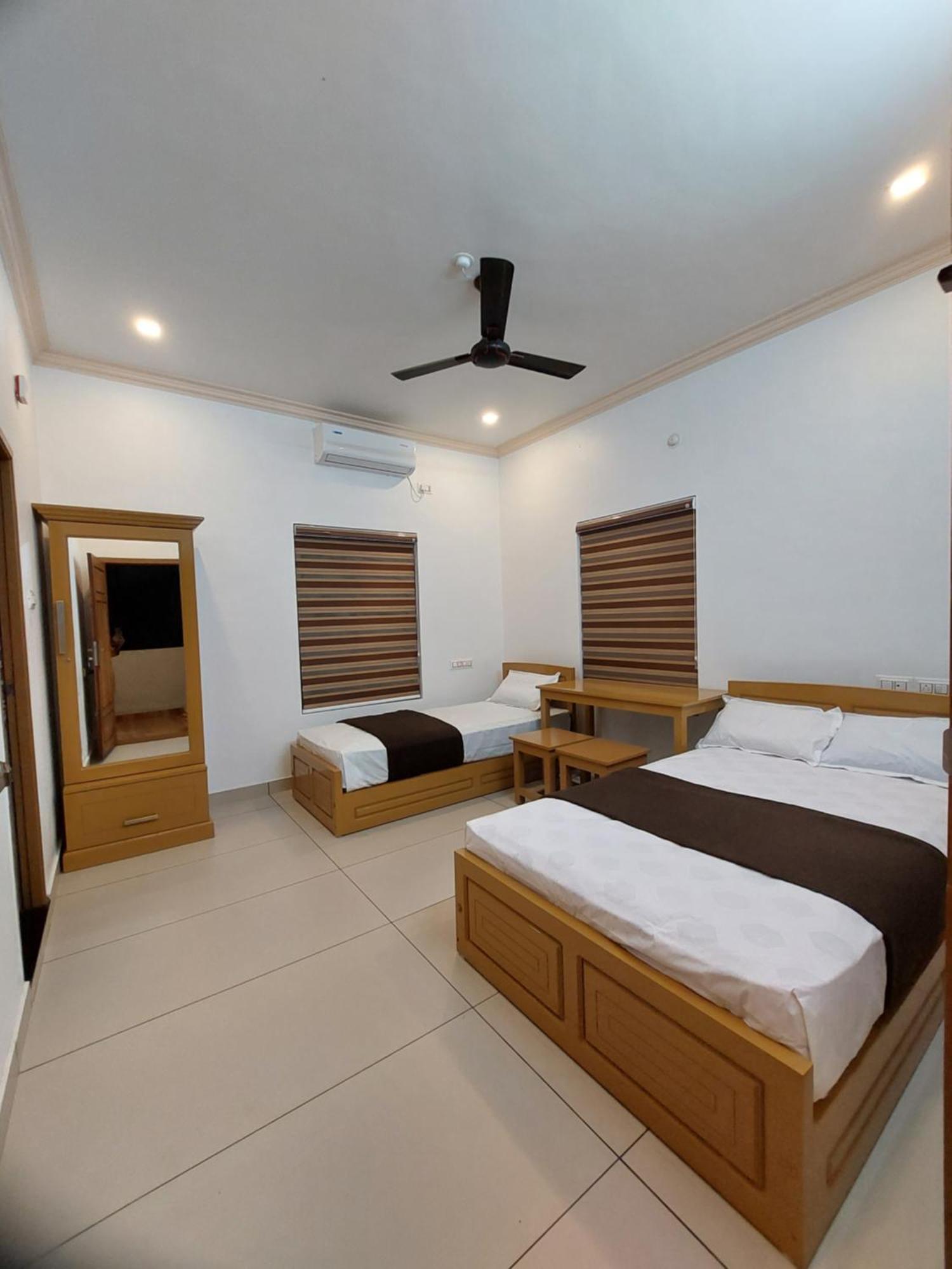 Water Gate Tourist Home And Resorts Mundrothuruth Esterno foto